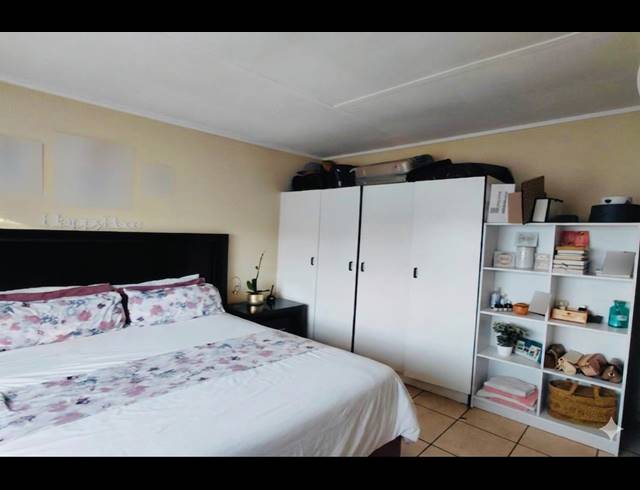 2 BEDROOM APARTMENT FOR SALE IN VANDERBIJLPARK CW 5